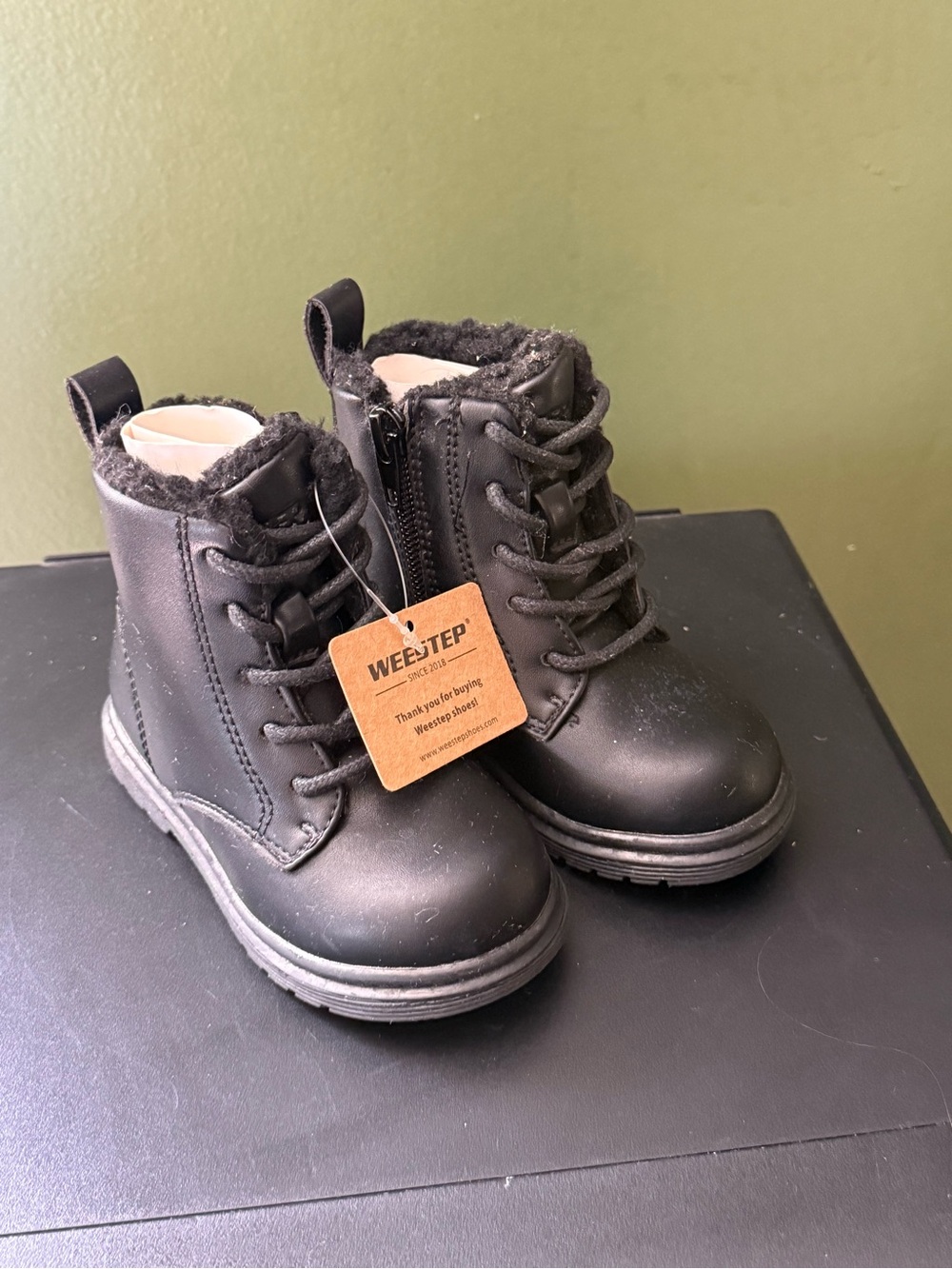 NWT Kids' Black Faux Fur Lined Lace-Up Boots SIZE 6